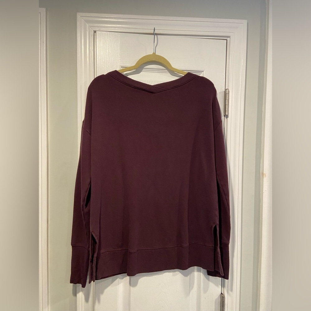 Athleta Size S Plum Purple Stretch Long Sleeve V Neck Tunic Top Thumbholes - Picture 9 of 9